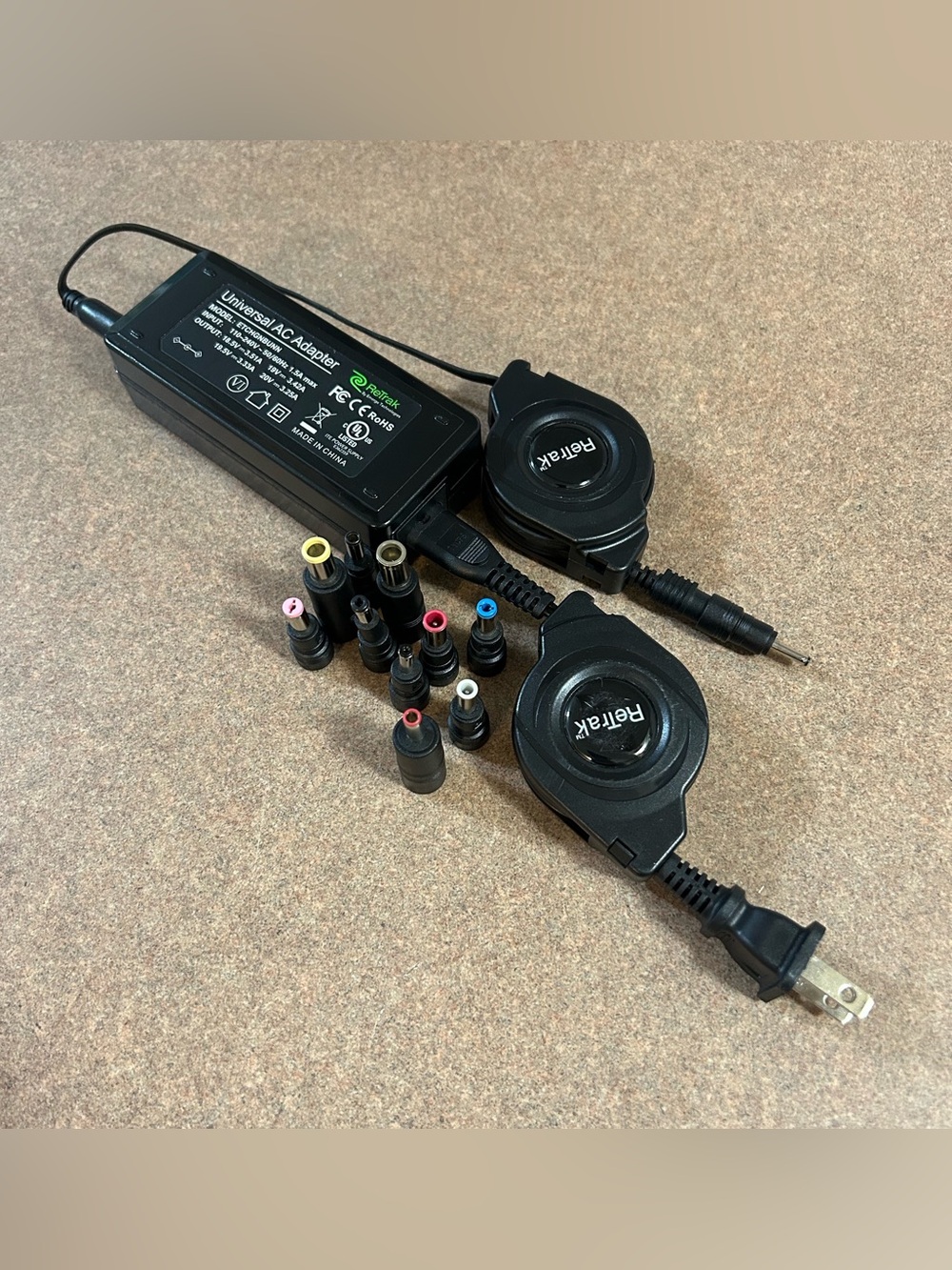 Retrak Laptop Universal Charger AC/DC Adapter Retractable Cords multiple bits